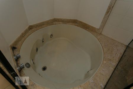 Apartamento para alugar com 198m², 3 quartos e 2 vagasBanheiro suíte-2