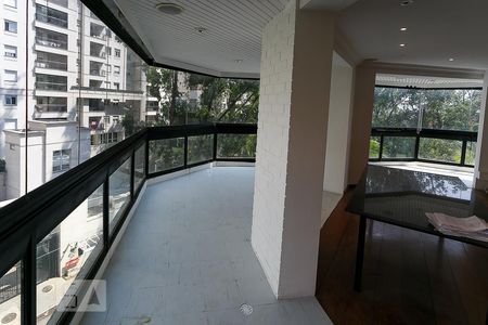 Apartamento para alugar com 198m², 3 quartos e 2 vagasVaranda Sala