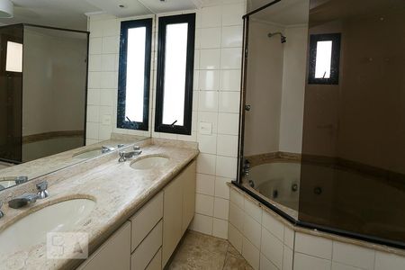 Apartamento para alugar com 198m², 3 quartos e 2 vagasBanheiro suíte-2