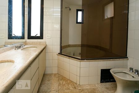 Apartamento para alugar com 198m², 3 quartos e 2 vagasBanheiro suíte-2