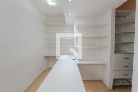 Apartamento à venda com 98m², 1 quarto e 2 vagas Apartamento à venda com 98m², 1 quarto e 2 vagasCloset da suíte