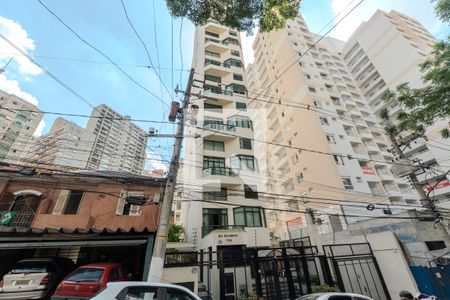 Apartamento à venda com 98m², 1 quarto e 2 vagas Apartamento à venda com 98m², 1 quarto e 2 vagasFachada