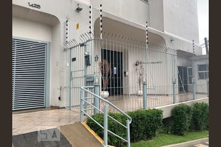 Apartamento para alugar com 78m², 3 quartos e 1 vaga Apartamento para alugar com 78m², 3 quartos e 1 vagaFachada