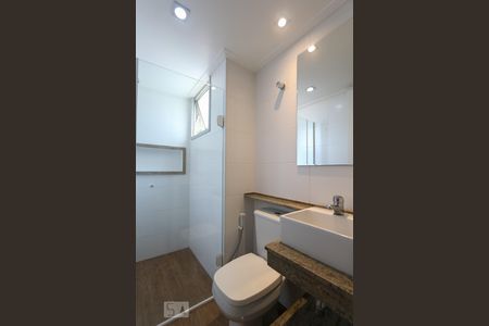 Apartamento para alugar com 70m², 2 quartos e 1 vaga Apartamento para alugar com 70m², 2 quartos e 1 vagaBanheiro