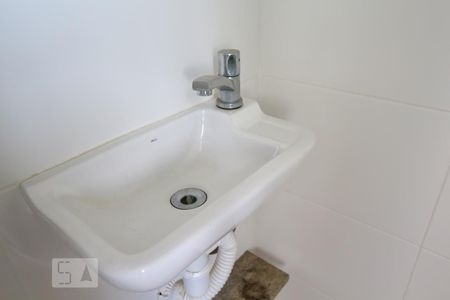 Apartamento para alugar com 70m², 2 quartos e 1 vaga Apartamento para alugar com 70m², 2 quartos e 1 vagaBanheiro de serviço - Pia