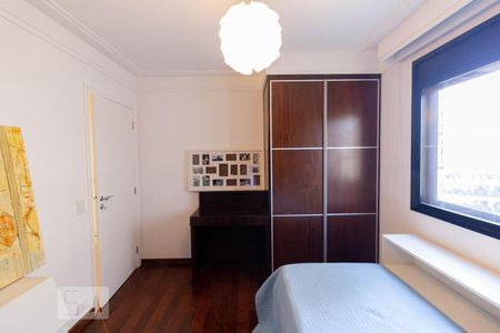 Apartamento à venda com 360m², 4 quartos e 3 vagasQuarto