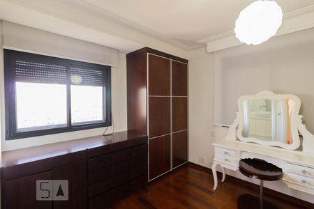 Apartamento à venda com 360m², 4 quartos e 3 vagasSuíte 2