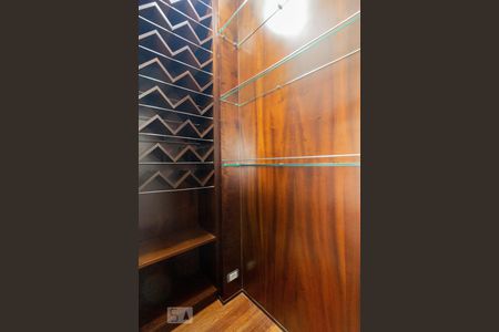 Apartamento à venda com 360m², 4 quartos e 3 vagasAdega