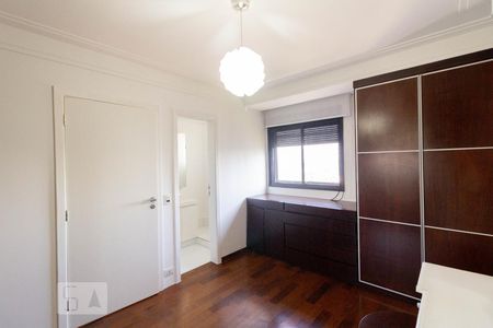 Apartamento à venda com 360m², 4 quartos e 3 vagasSuíte 2