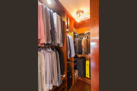 Apartamento à venda com 360m², 4 quartos e 3 vagasCloset Suíte 1