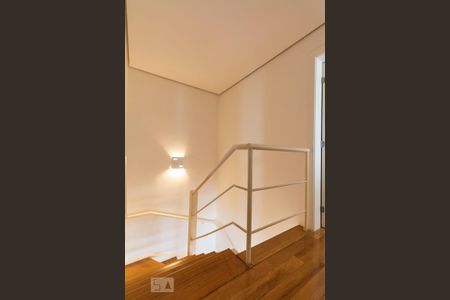 Apartamento à venda com 202m², 4 quartos e 3 vagasEscada