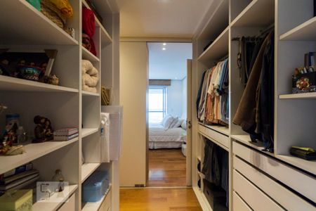 Apartamento à venda com 202m², 4 quartos e 3 vagasQuarto 4 - Suíte