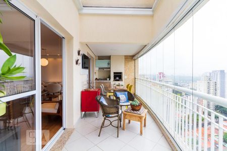 Apartamento à venda com 202m², 4 quartos e 3 vagasVaranda gourmet
