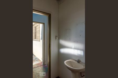 Casa à venda com 200m², 7 quartos e 6 vagasBanheiro da Suíte 2