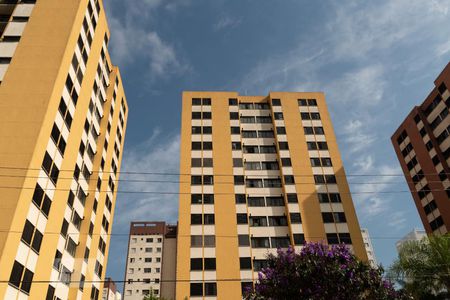 Apartamento para alugar com 76m², 3 quartos e 2 vagasFachada
