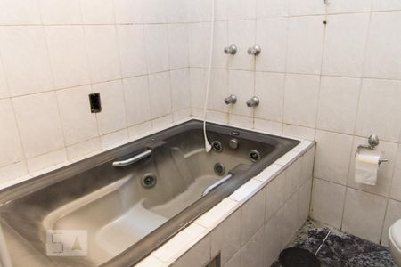 Casa à venda com 157m², 4 quartos e 2 vagasBanheiro Térreo