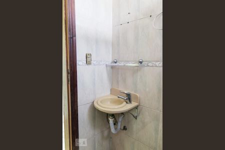 Casa à venda com 157m², 4 quartos e 2 vagasBanheiro