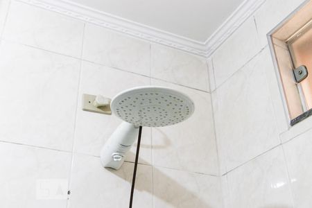 Casa à venda com 157m², 4 quartos e 2 vagasChuveiro