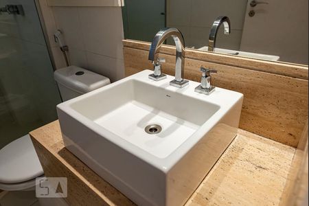 Apartamento à venda com 100m², 2 quartos e 2 vagas Apartamento à venda com 100m², 2 quartos e 2 vagasBanheiro da Suíte 2