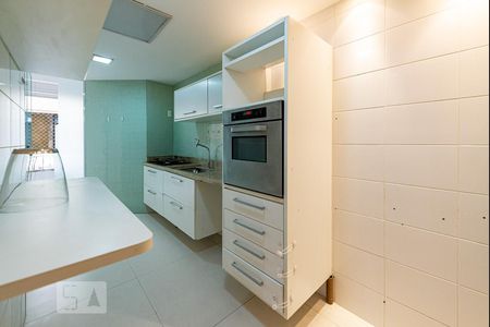 Apartamento à venda com 100m², 2 quartos e 2 vagas Apartamento à venda com 100m², 2 quartos e 2 vagasCozinha
