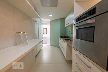 Apartamento à venda com 100m², 2 quartos e 2 vagas Apartamento à venda com 100m², 2 quartos e 2 vagasCozinha