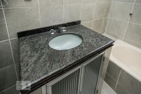 Apartamento à venda com 60m², 2 quartos e 1 vaga Apartamento à venda com 60m², 2 quartos e 1 vagaBanheiro