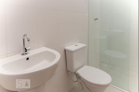 Casa para alugar com 100m², 2 quartos e 1 vaga Casa para alugar com 100m², 2 quartos e 1 vagaBanheiro