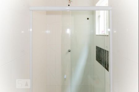 Casa para alugar com 100m², 2 quartos e 1 vaga Casa para alugar com 100m², 2 quartos e 1 vagaBanheiro da Suite