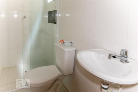Casa para alugar com 100m², 2 quartos e 1 vaga Casa para alugar com 100m², 2 quartos e 1 vagaBanheiro da Suite
