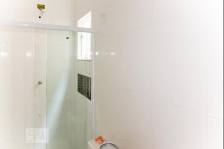 Casa para alugar com 100m², 2 quartos e 1 vaga Casa para alugar com 100m², 2 quartos e 1 vagaBanheiro da Suite