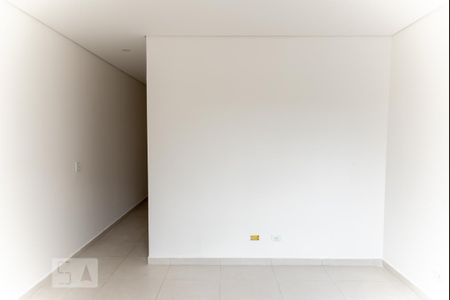 Casa para alugar com 100m², 2 quartos e 1 vaga Casa para alugar com 100m², 2 quartos e 1 vagaSala