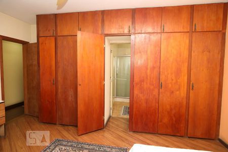 Casa para alugar com 486m², 5 quartos e 3 vagasSuíte 2