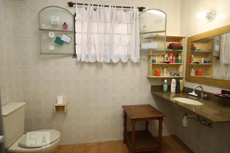 Casa para alugar com 486m², 5 quartos e 3 vagasBanheiro da Suíte 2