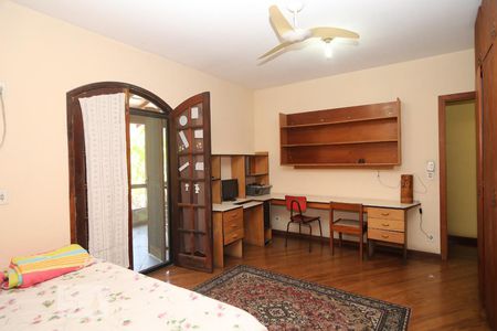 Casa para alugar com 486m², 5 quartos e 3 vagasSuíte 2