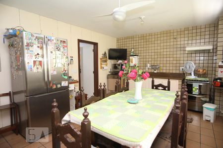 Casa para alugar com 486m², 5 quartos e 3 vagasCozinha