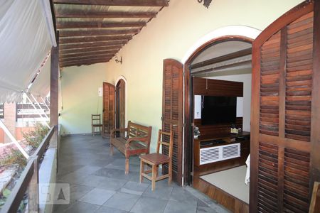 Casa para alugar com 486m², 5 quartos e 3 vagasVaranda do Quarto 2