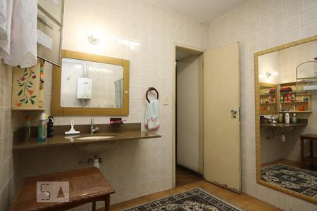 Casa para alugar com 486m², 5 quartos e 3 vagasBanheiro da Suíte 2