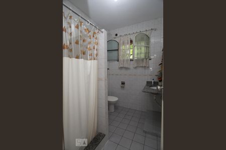 Casa para alugar com 486m², 5 quartos e 3 vagasBanheiro Social