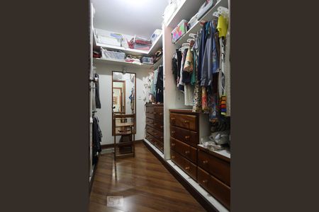 Casa para alugar com 486m², 5 quartos e 3 vagasCloset da Suíte 1