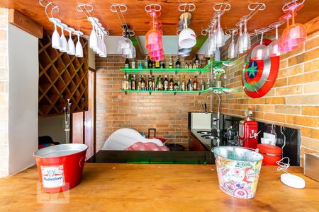 Casa à venda com 700m², 3 quartos e 6 vagasChurrasqueira, Piscina e Bar