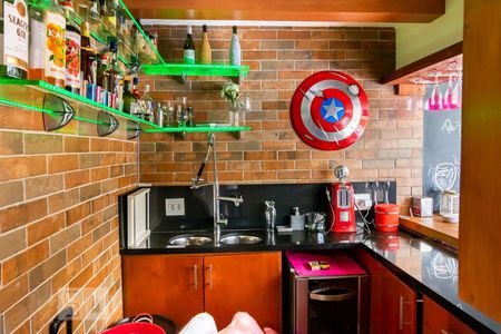 Casa à venda com 700m², 3 quartos e 6 vagasChurrasqueira, Piscina e Bar