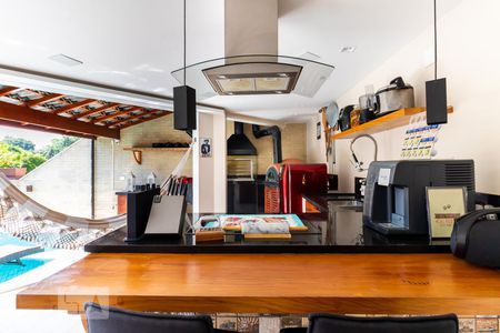 Casa à venda com 700m², 3 quartos e 6 vagasChurrasqueira, Piscina e Bar