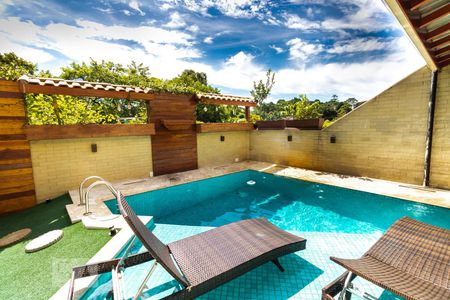 Casa à venda com 700m², 3 quartos e 6 vagasChurrasqueira, Piscina e Bar