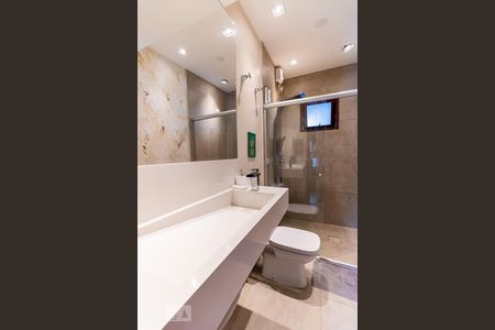 Casa à venda com 700m², 3 quartos e 6 vagasBanheiro