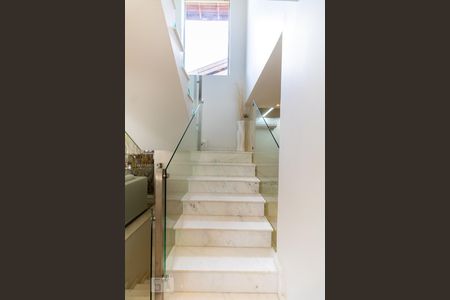 Casa à venda com 700m², 3 quartos e 6 vagasescada