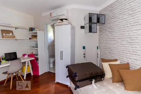 Casa à venda com 700m², 3 quartos e 6 vagasSuíte 3