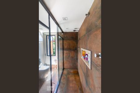 Casa à venda com 700m², 3 quartos e 6 vagasBanheiro da Suíte 1