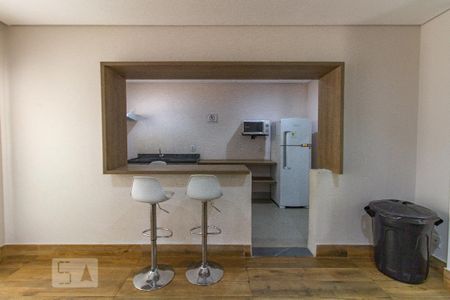 Apartamento para alugar com 48m², 2 quartos e 1 vaga Apartamento para alugar com 48m², 2 quartos e 1 vagaÁrea comum - Salão de festas