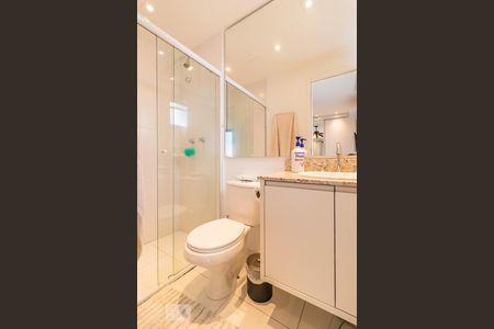 Apartamento para alugar com 61m², 2 quartos e 1 vaga Apartamento para alugar com 61m², 2 quartos e 1 vagaBanheiro da Suíte