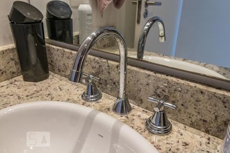 Apartamento para alugar com 61m², 2 quartos e 1 vaga Apartamento para alugar com 61m², 2 quartos e 1 vagaDetalhe do Banheiro Social